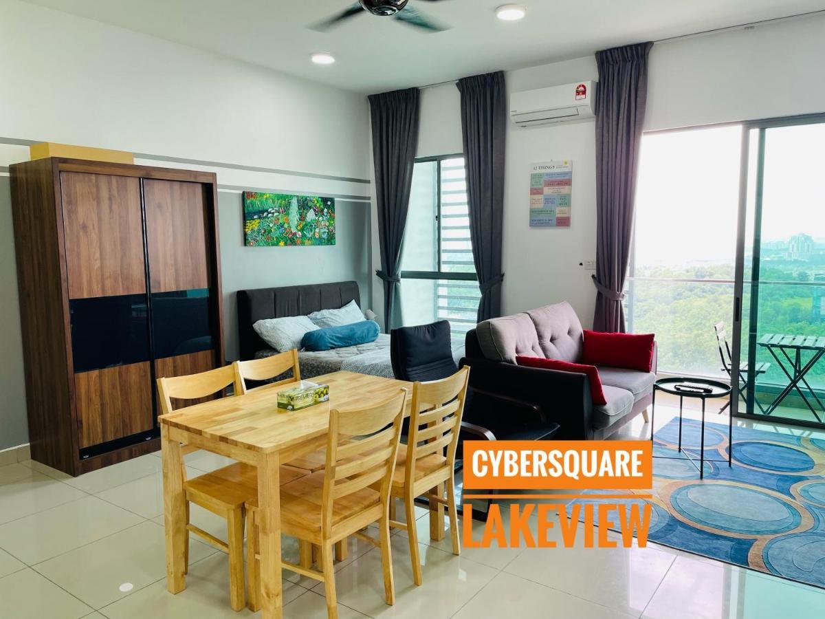 Cybersquare Lakeview With Netflix And Disney Hotstar Cyberjaya Buitenkant foto